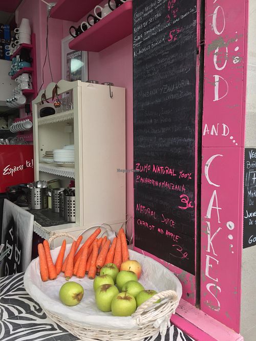 Just perfect freshly made juices from the ingredients you see at Veganitessen in Sevilla