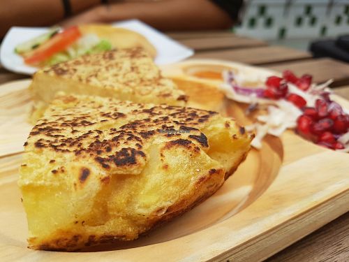 Tortilla at Veganitessen in Sevilla