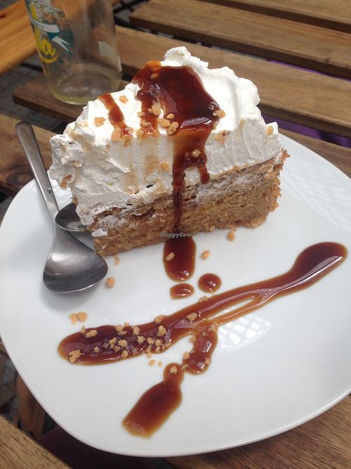 amazing carrot cake at Veganitessen in Sevilla