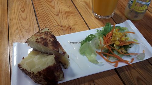 Tortilla de patata at Veganitessen in Sevilla