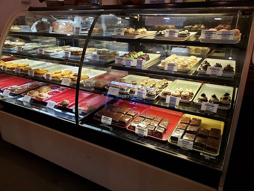 Case at Sticky Fingers Bakery in Washington