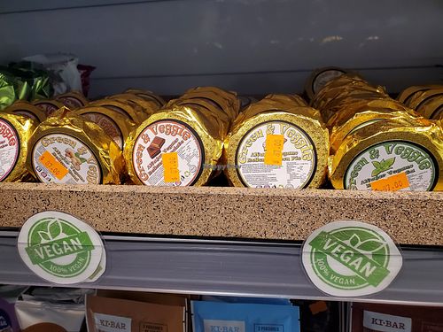 Vegan cream pies at Zoja Market in Buenos Aires