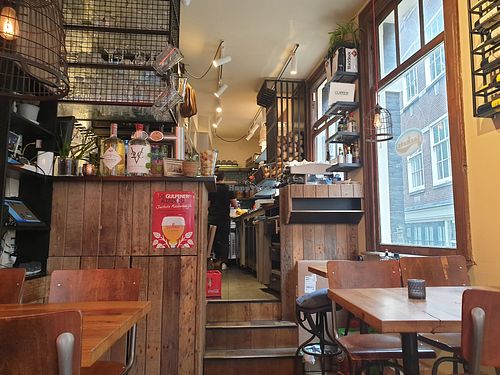 Inside at Jacketz - Nieuwendijk in Amsterdam