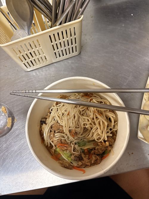 dry noodles  at Ā Tán Yí SùShí Miàn Diàn 阿潭姨素食麵店 in Hengchun