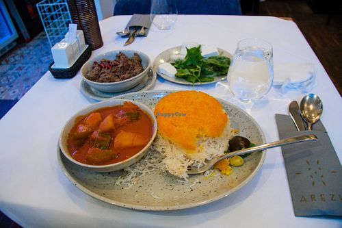 Yatimcheh and Zeytoon Parvarde at Arezu at Arezu in Vienna