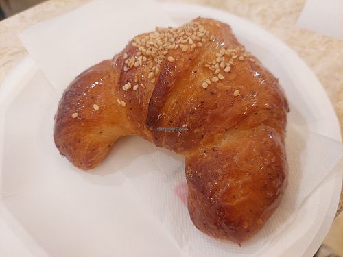 Vegan croissant at Meucci Pasticceria in Lucca