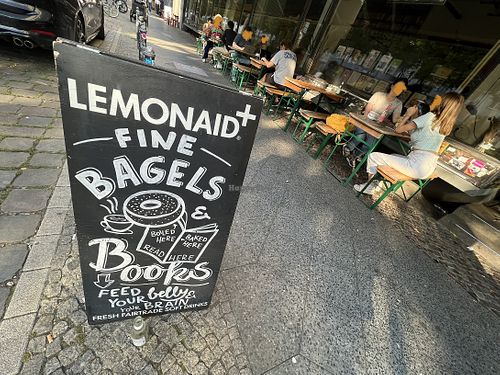 outside  at Fine Bagels @ Shakespeare and Sons in Berlin