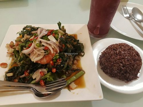 Crispy morning glory salad so brown rice and mulberry shaje at Loving Hut - Bang Kholaem in Bangkok