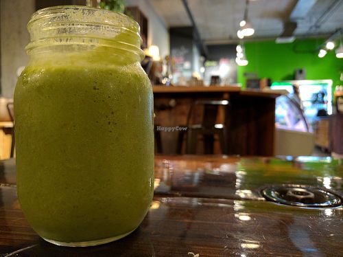 Green smoothie at Panthere Verte - Mile End in Montreal