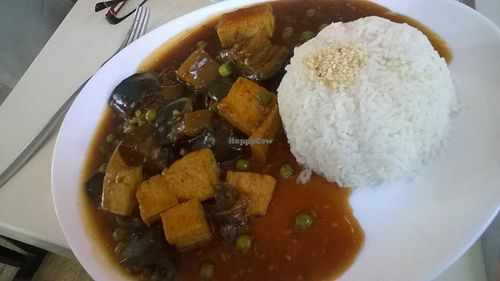 sauté de tofu aux aubergines, 13.50€ at Loving Hut in Paris