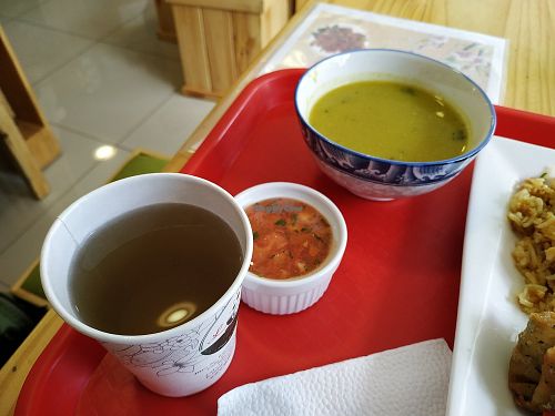 Lunch at Su Cafetería Vegetariana in Quito