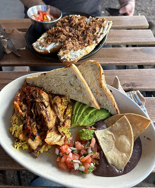 Molletes and scramble #Veganuary at Café Vegetal in Mexico City