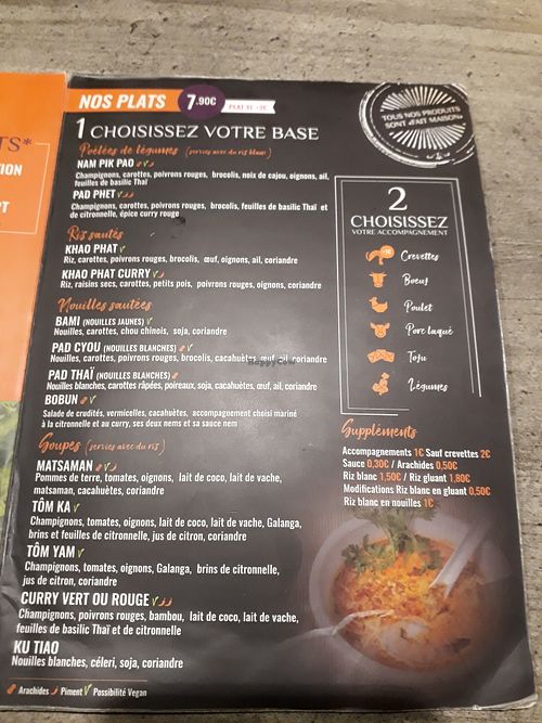 Menu (dishes that can be made vegan are marked with a green "v") at Thai Station in Rennes