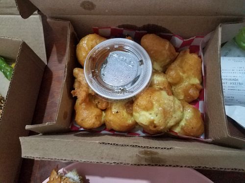 "Boneless de coliflor": fried cauliflower with BBQ sauce. Batter seemed a bit liquidy, maybe undercooked?  But still yummy, as was the sauce... at Rincón Veggie in Mexico City