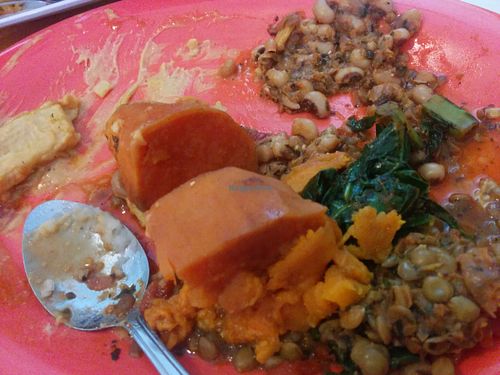 Sampler platter: Mac & cheese, yams, black eyed peas, lentil, collard greens at Souley Vegan in Oakland