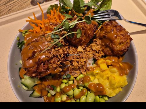 Leckere Bowl, große Portion, sehr zu empfehlen. at MUC - Surf & Turf - MAC in Munich