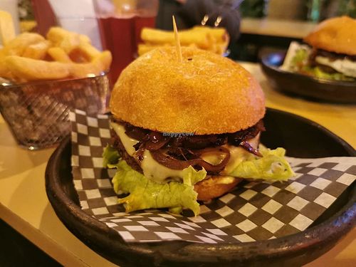 León Burger at Café León in Bogota