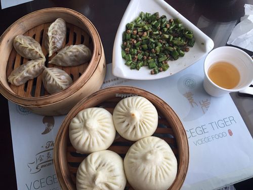 dumplings and green peas at SUHU - Huayuan Building in Beijing
