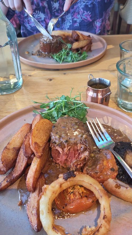 Juicy marbles at Beck Hall in Malham