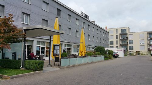 Outdoor seating at Ten at Hotel Arte in Spreitenbach