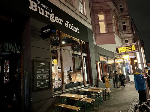 store front at Tommi's Burger Joint in Berlin