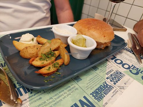 Main / peligro burger (hot&spice above Spanish standars) at Romero Verde in Madrid