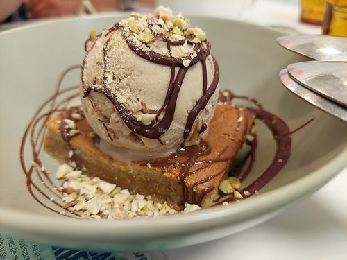 Dessert / pistachio cake with ice cream at Romero Verde in Madrid