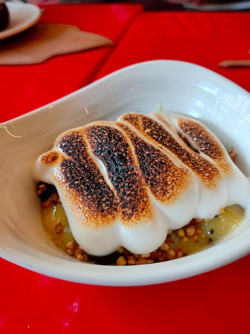 Lemon pie vegan at Run Run Run in Madrid