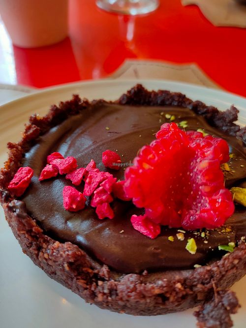 Chocolate tart vegan at Run Run Run in Madrid