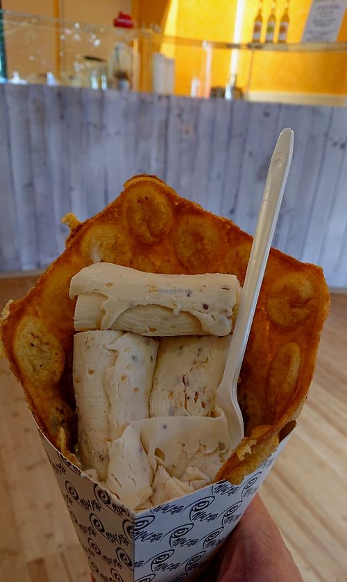 Bubble waffle with ice-rolls at Rollacosta in Dusseldorf