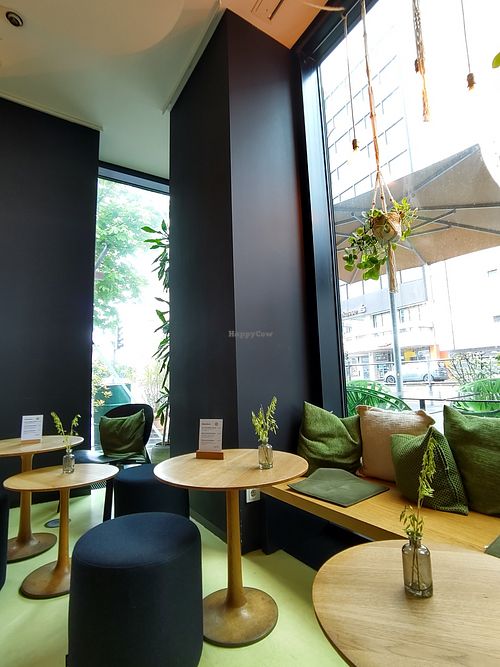 More cozy seating at Nude Food in Augsburg