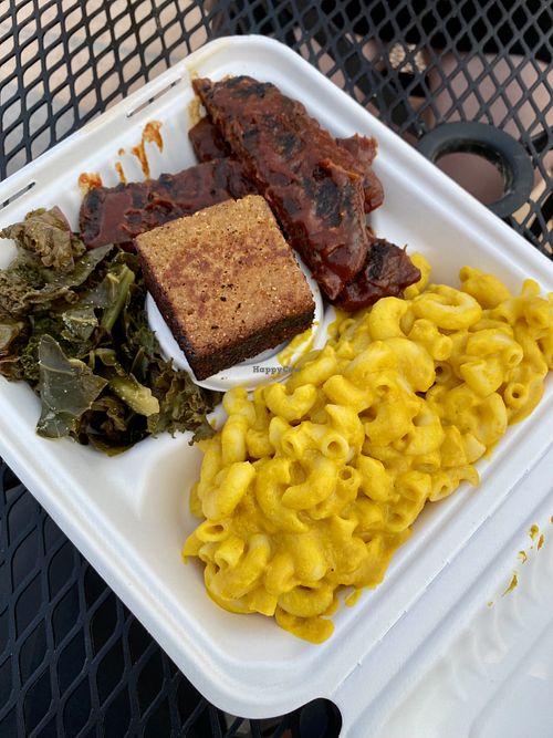 Bbq plate at Lively Up Yourself - Food Truck in Bend