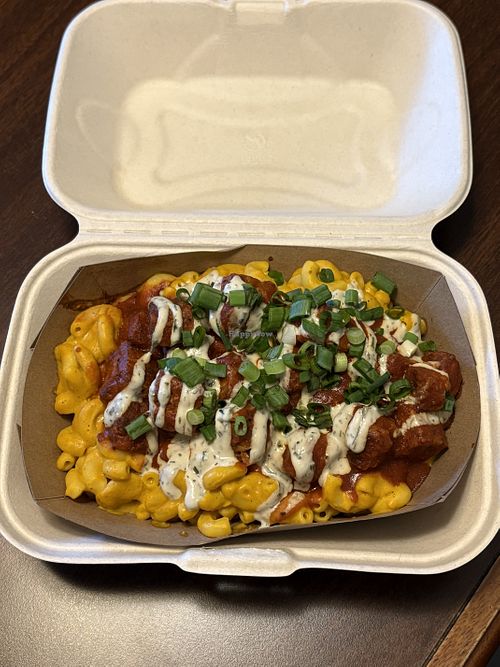Classic Mac ‘n Cheeze with tempeh   at Lively Up Yourself - Food Truck in Bend