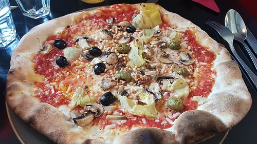 Quattro Stagioni pizza at Giannis in Scarborough