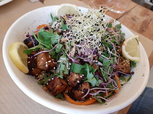 Das Pad Thai mit Erdnüssen und scharfer Sauce at Temple in Mallorca