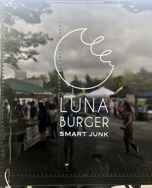 Side of the truck at Luna Burger - Food Truck in Tokyo