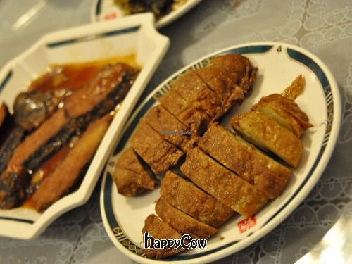 Crispy duck and fish in brown sauce at Tiān Yī Xiāng 天一香 in Qingdao