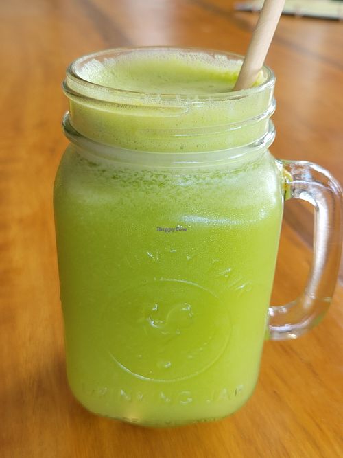 Green juice at Foods & Roots in Koh Phangan