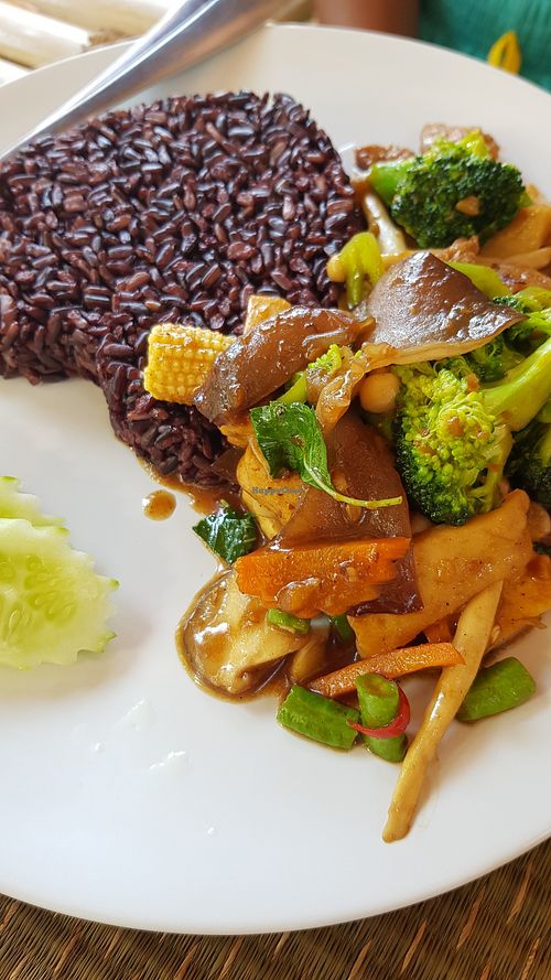 Stir fry at Rakpak in Koh Samui