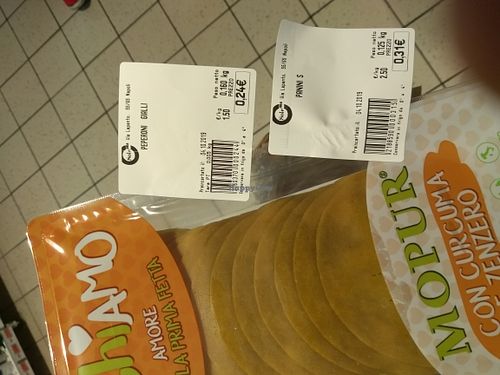 My lunch with bread and yellow bell pepper at Sole 365 in Naples