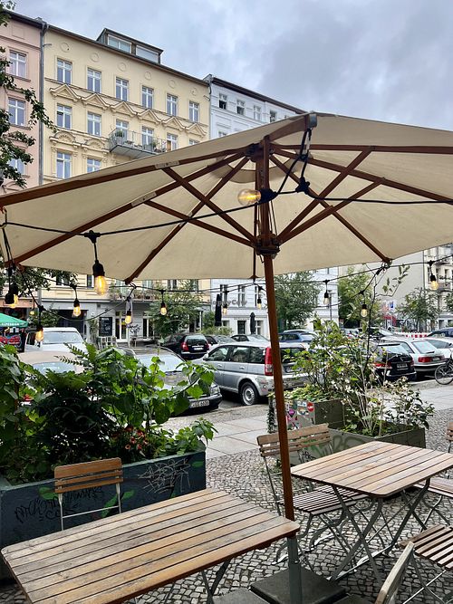 Great atmosphere   at Smokey Greens in Berlin