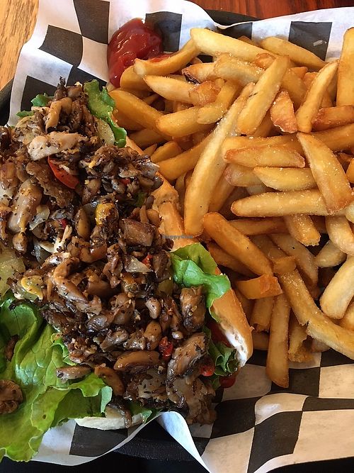 Broad Street Bully w/oyster mushrooms at Go Vegan Philly in Wilmington