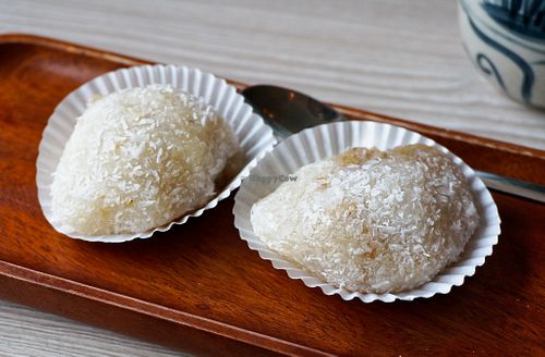 Bánh bao chỉ 
Perles de coco at Mây Bay in Vincennes