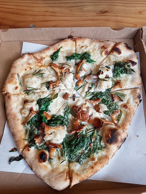 Vegan pizza at Jungel Pizza in Oslo