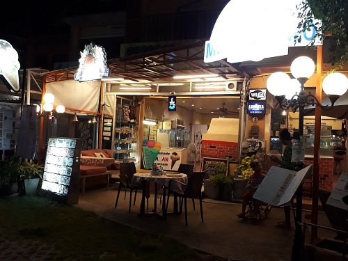 Outside at Mediterraneo Pizza & Pasta in Koh Phangan