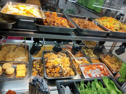 Everyday diff dishes at My Home Vegetarian 素心小吃 in Central Singapore