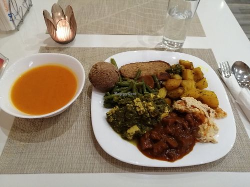 Kürbissuppe und Essen vom Buffet für insgesamt rund 22 Leva at Kring - Center in Sofia