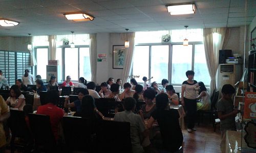 Eating area by the buffet line at Hong Shan Vegetarian - Saint Love in Guangzhou