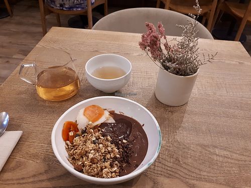Cacao bowl 9€ at Manna Porto in Porto