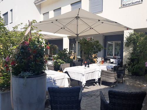 Outdoor seating at Dolce Vita in Muenchwilen